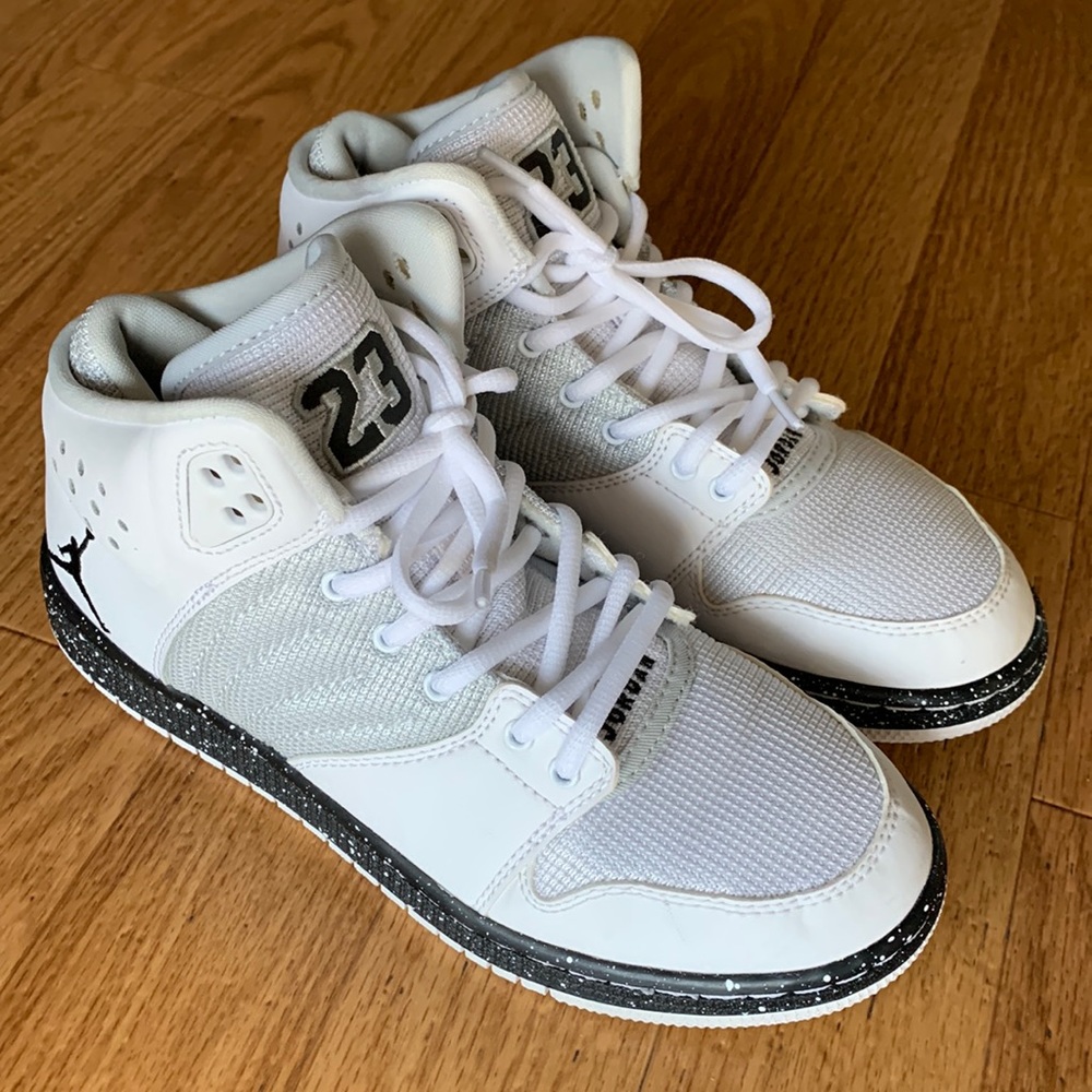 Nike Jordan 1 Flight 4 Boys Youth Size 4.5